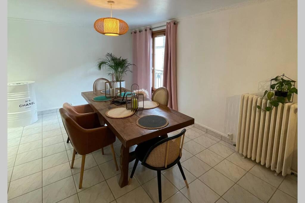 Appartement «La Vie Est Belle» Au Coeur De Sezanne Exterior photo