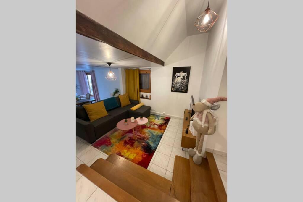 Appartement «La Vie Est Belle» Au Coeur De Sezanne Exterior photo